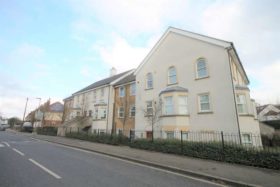 2 bedroom Flat to re...